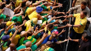 Bolsonaro mobilisiert Tausende Anhänger gegen Richter