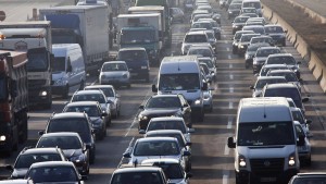 Pendler brauchen auf A3 und A5 wieder einmal viel Geduld