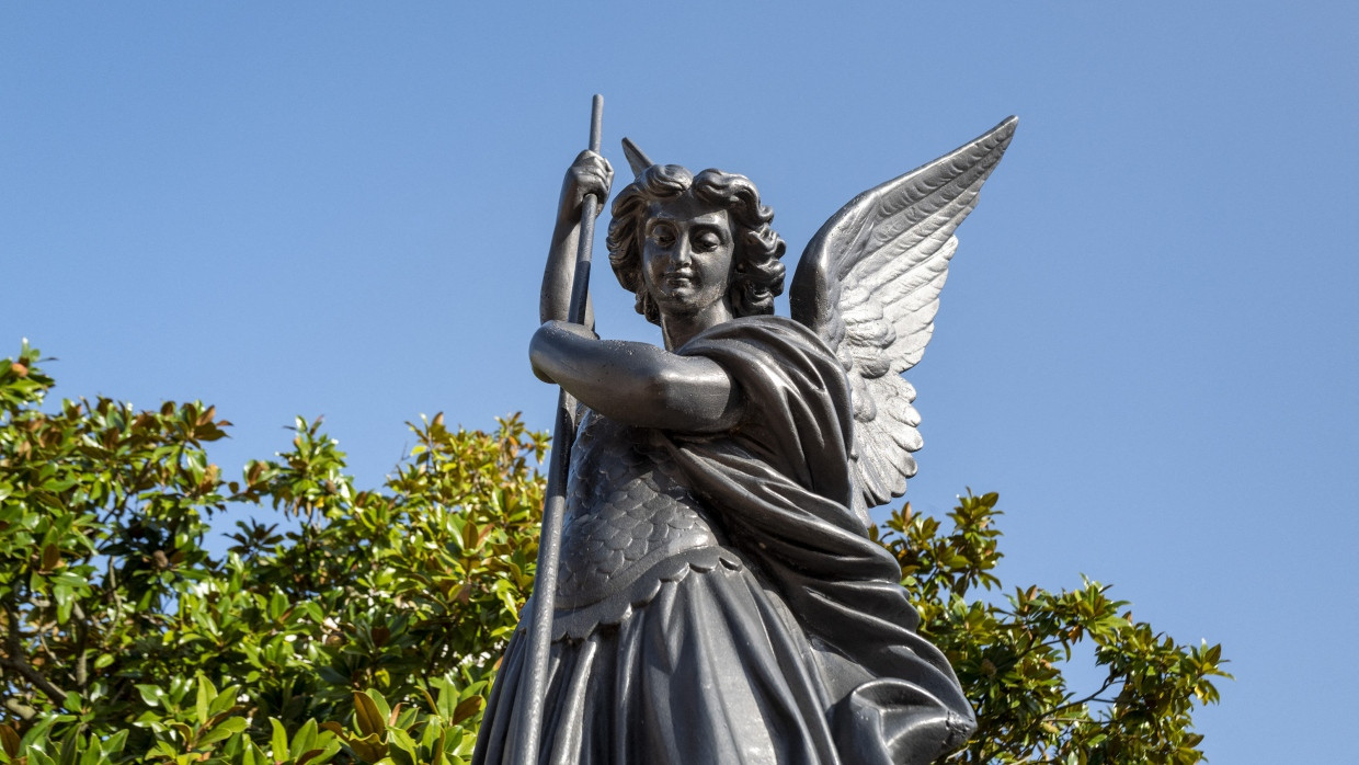 Über sie wurde gestritten: Statue des Erzengels Michael im französischen Les Sables-d’Olonne.