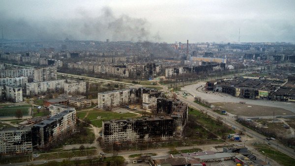 Ein Luftbild von Mariupol zeigt die Zerstörung am 12. April 2022.