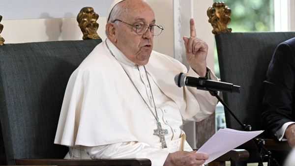 Papst Franziskus bei seinem Beusch im Königspalast von Laeken in Brüssel