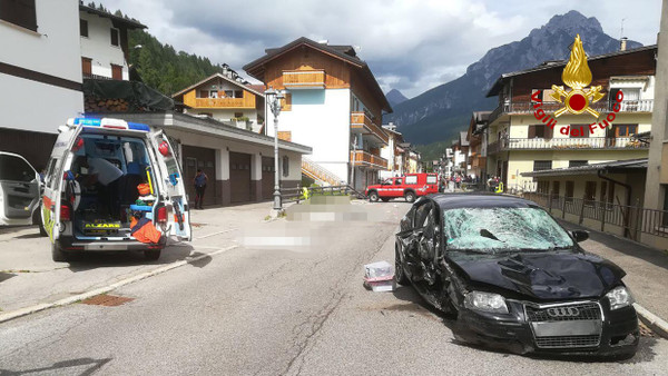 Die Opfer sind verpixelt: der Ort des Unfalls in Santo Stefano di Cadore mit dem Auto der Deutschen