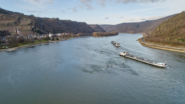 Aktuell keine Durchfahrt möglich: Der Rhein bei Bacharach