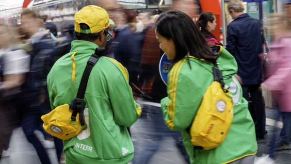 Zum letzten Mal in der grünen Jacke: Für unsere Autorin endet ihre Zeit als Volunteer.