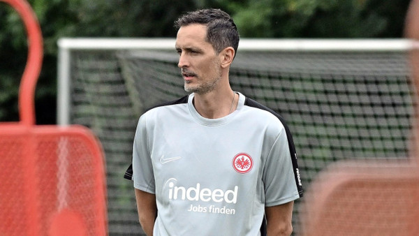 „Die ersten Eindrücke sind positiv“: Toppmöller beim Trainingsauftakt