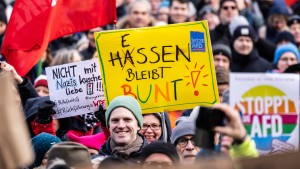 Breites Bündnis gegen AfD  –  Veranstalter erwarten Zehntausende