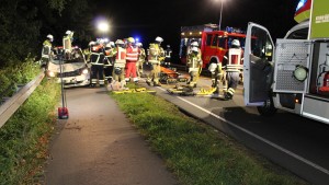 Taxi stößt mit Pferden zusammen