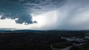 Mann nach Unwetter in Brandenburg lebensgefährlich verletzt