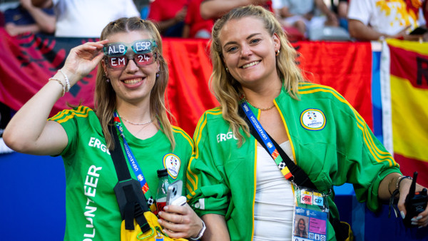 Geben ihr Bestes: die Volunteers bei der Fußball-EM in Deutschland