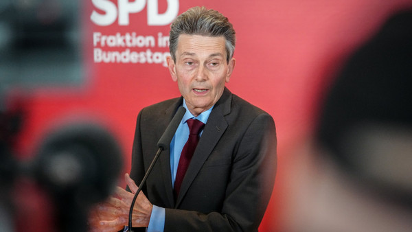 Der SPD-Fraktionsvorsitzende Rolf Mützenich Anfang Juli in Berlin