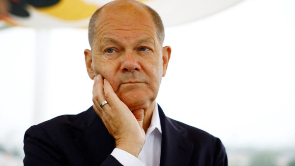 Erklären ist nicht seine Stärke: Bundeskanzler Olaf Scholz am 27. Juli im Olympischen Dorf in Paris.