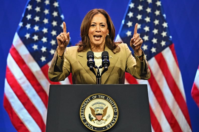 Kamala Harris's straight hairstyle should be her choice.