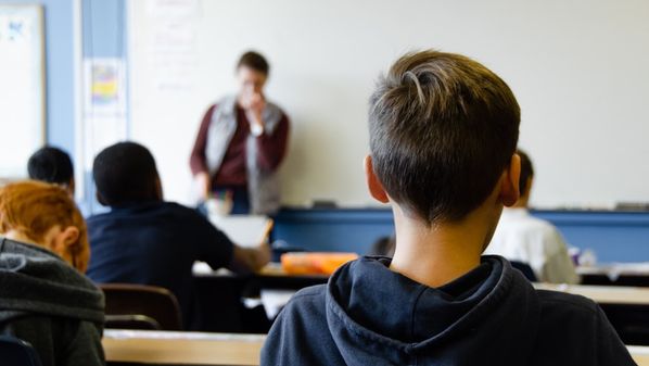 Câmara de Vitória vai votar nesta quarta-feira (15) projeto de lei que quer determinar o que é permitido aos professores em sala de aula