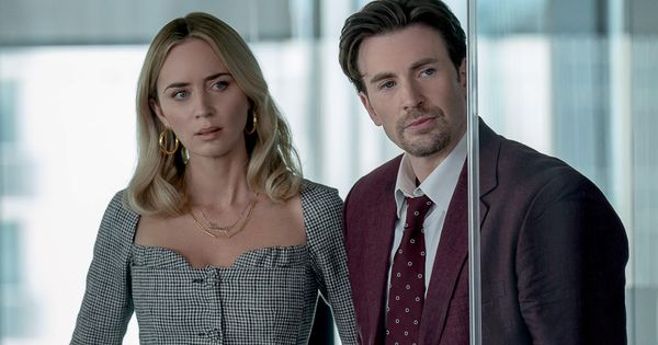 "Máfia da Dor" tenta ser um "Lobo de Wall Street" sobre a crise dos opioides, mas não chega nem perto disso. Emily Blunt é quem salva o filme da mediocridade