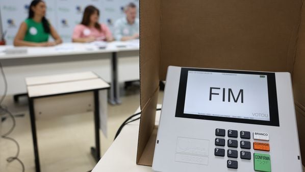 Cada turno eleitoral é considerado uma eleição independente pela Justiça Eleitoral, para efeito de comparecimento