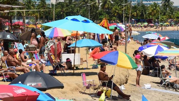 Saiba como as cidades situadas nos 410 quilômetros de litoral do Espírito Santo se preparam para a chegada dos turistas na estação mais quente do ano