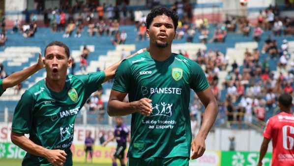 O Verdão fez boa partida e venceu com gols de Hernane e Andrew. Time capixaba volta a campo na próxima quarta-feira (8)