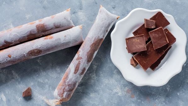 Aprenda a preparar opções saborosas para se refrescar sem sair da dieta