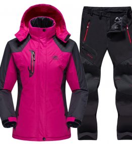 Winter Skiing Set