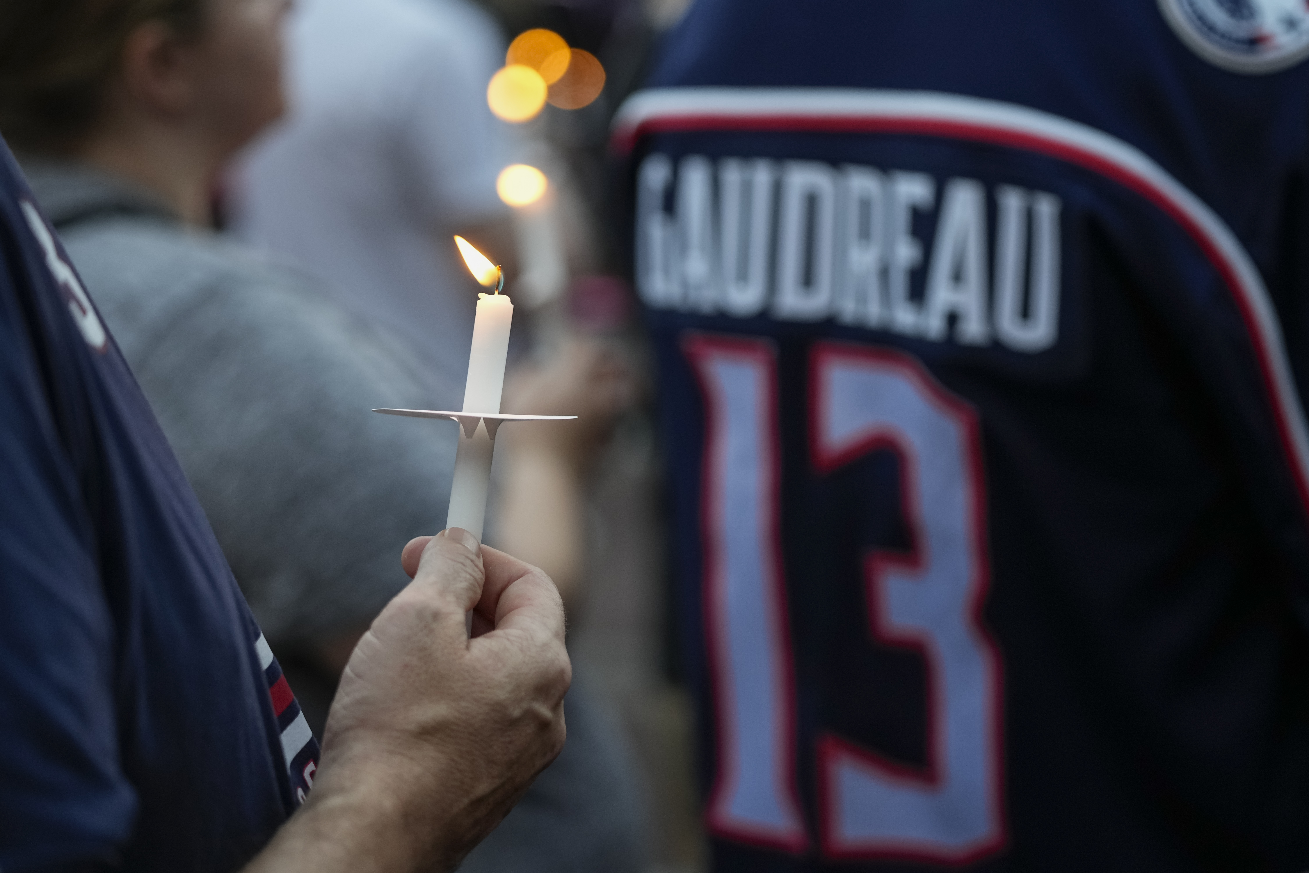 News: Columbus Blue Jackets player Johnny Gaudreau, brother Matthew remembered at candelight vigil 