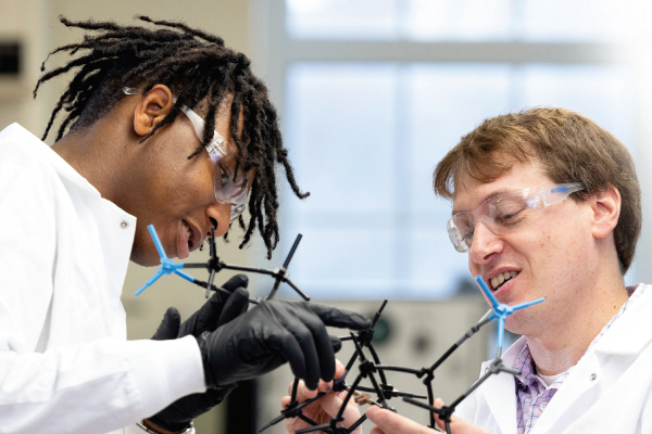 Jy Jackson ’25 and professor Nick Piro