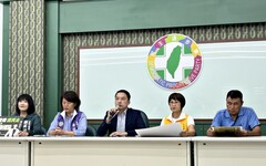 民進黨高市黨部主委黃文益揪民代齊邀曹興誠南下 宣講戳破藍白國會濫權！