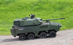 105公厘輪型戰車展示 呈現國車國造成效