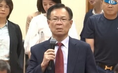 不滿被沒收4個委員會質詢權︱張啟楷痛批民進黨是薪水小偷