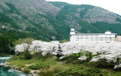 入住岐阜「郡上八幡飯店」 泡溫泉還能體驗在地祭典魅力