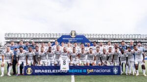 Santos conquistou o título da Série B de 2024 e está de volta à divisão de elite do futebol nacional - Crédito: 