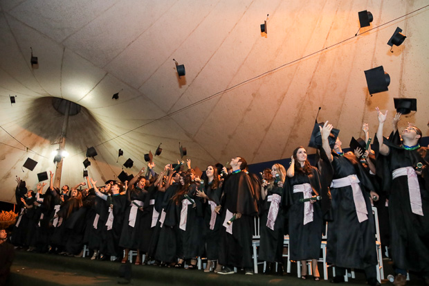 Alunos durante colação de grau na UnB.