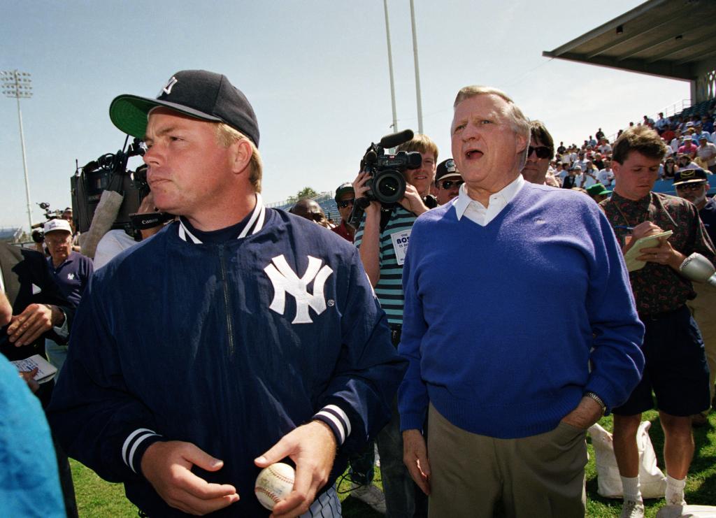 Buck Showalter (l) and Georgie Steinbrenner (r).