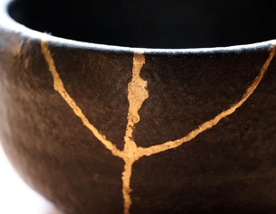 Reparierte Schüssel: Kintsugi