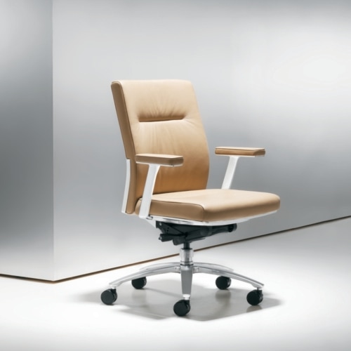 Pilot Swivel by Bernhardt Design