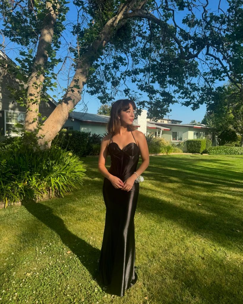 Modern Family actress Aubrey Anderson-Emmons attends prom in a corset gown