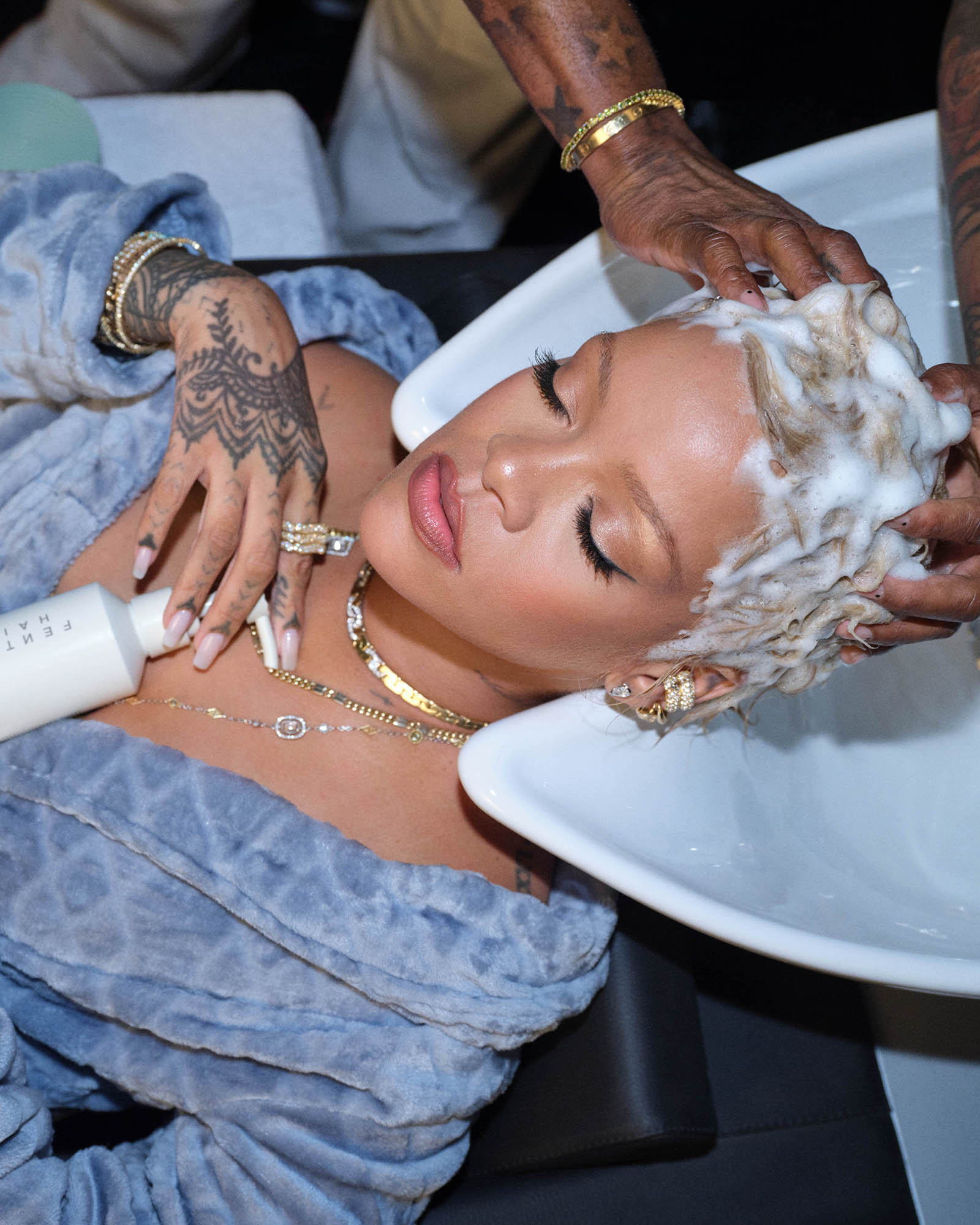 Rihanna washing her hair