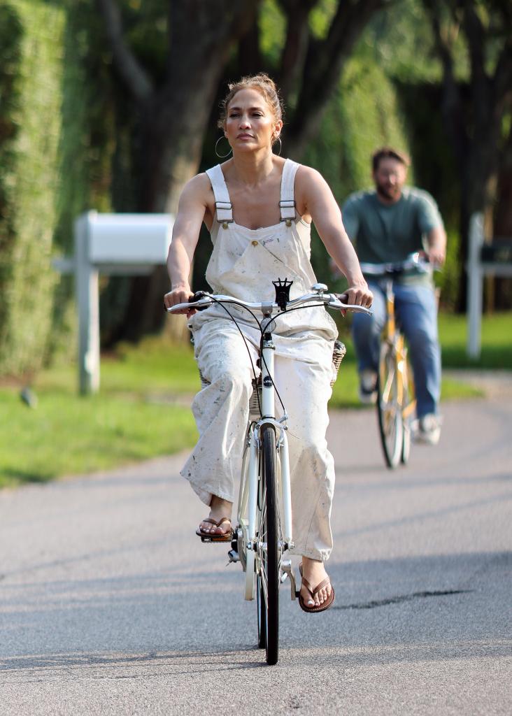 Jennifer Lopez biking