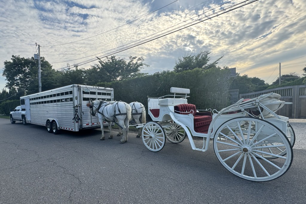 Horses and carriages seen outside Jennifer Lopez's Hampton's home