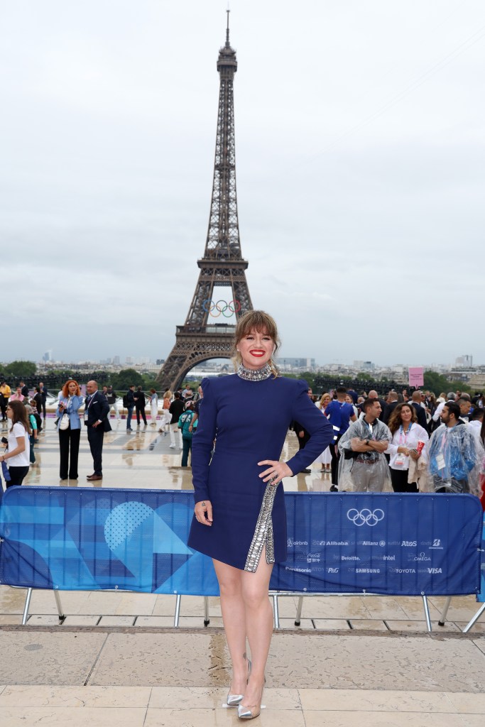 Kelly Carkson smiles at the opening ceremony of the 2024 Olympic Games in Paris 