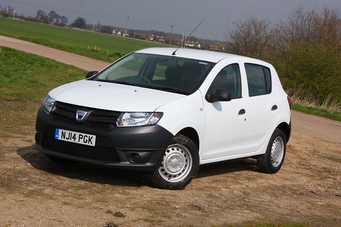 2014 Dacia Sandero Access front three quarter