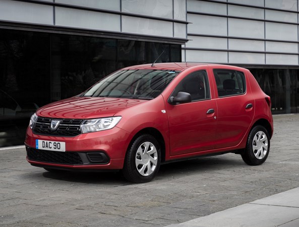 2017 Dacia Sandero front three quarter