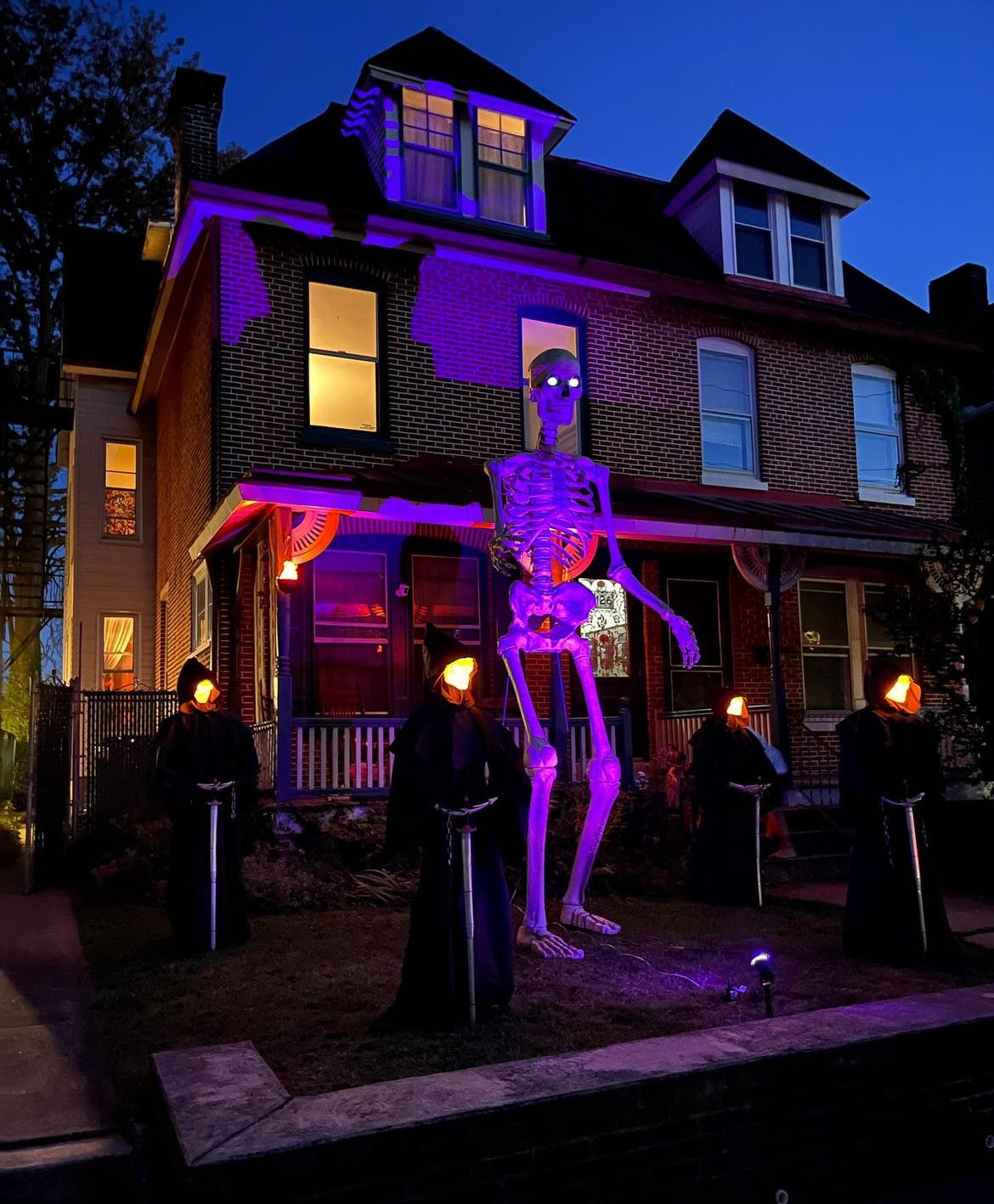 Halloween Door Tour 10/18-10/31