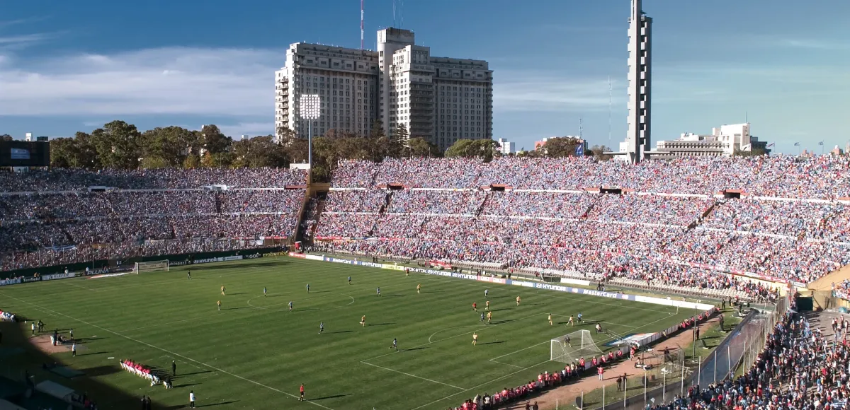 partido de uruguay en el estadio centerario