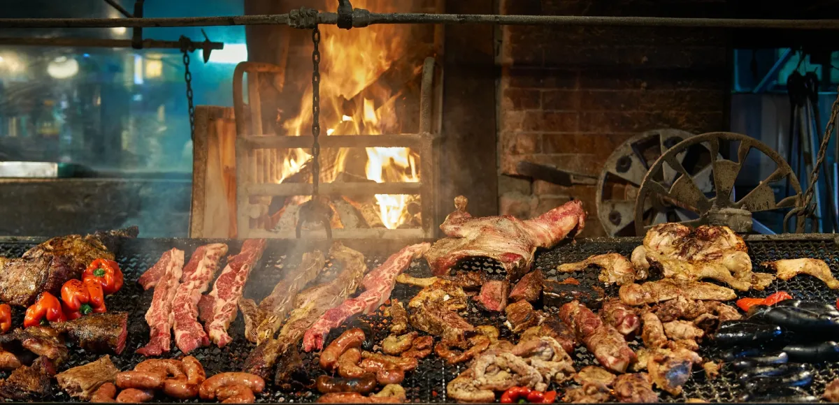 parrilla con carne uruguaya