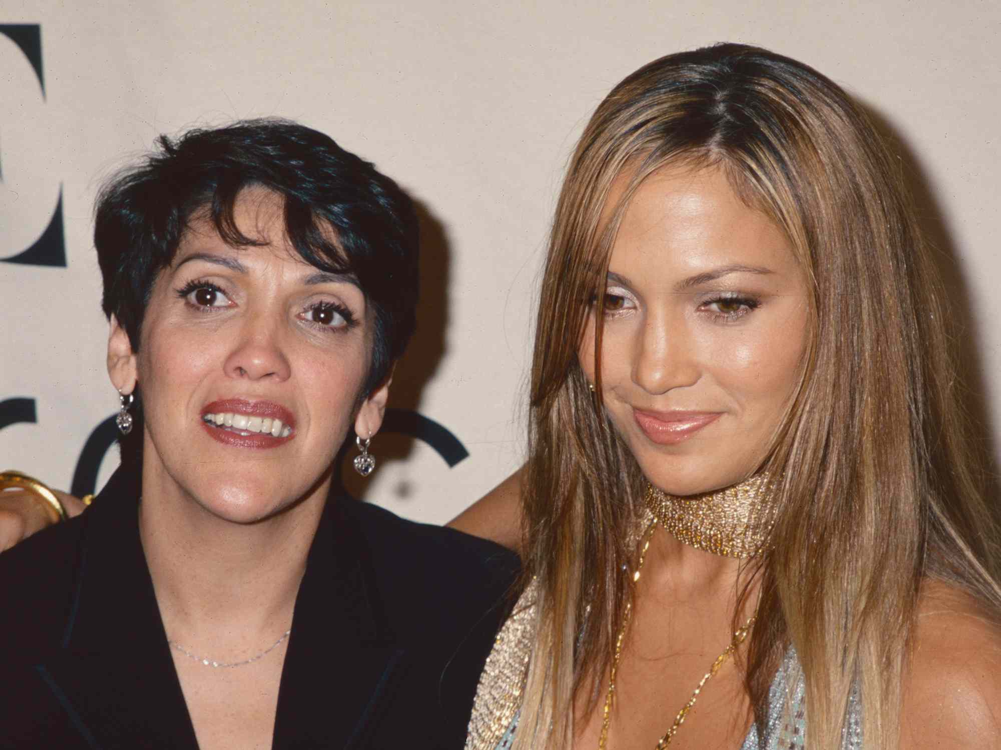 Jennifer Lopez and mother Guadalupe Rodriguez attend VH1 Vogue Fashion Awards on October 20, 2000 in New York City.