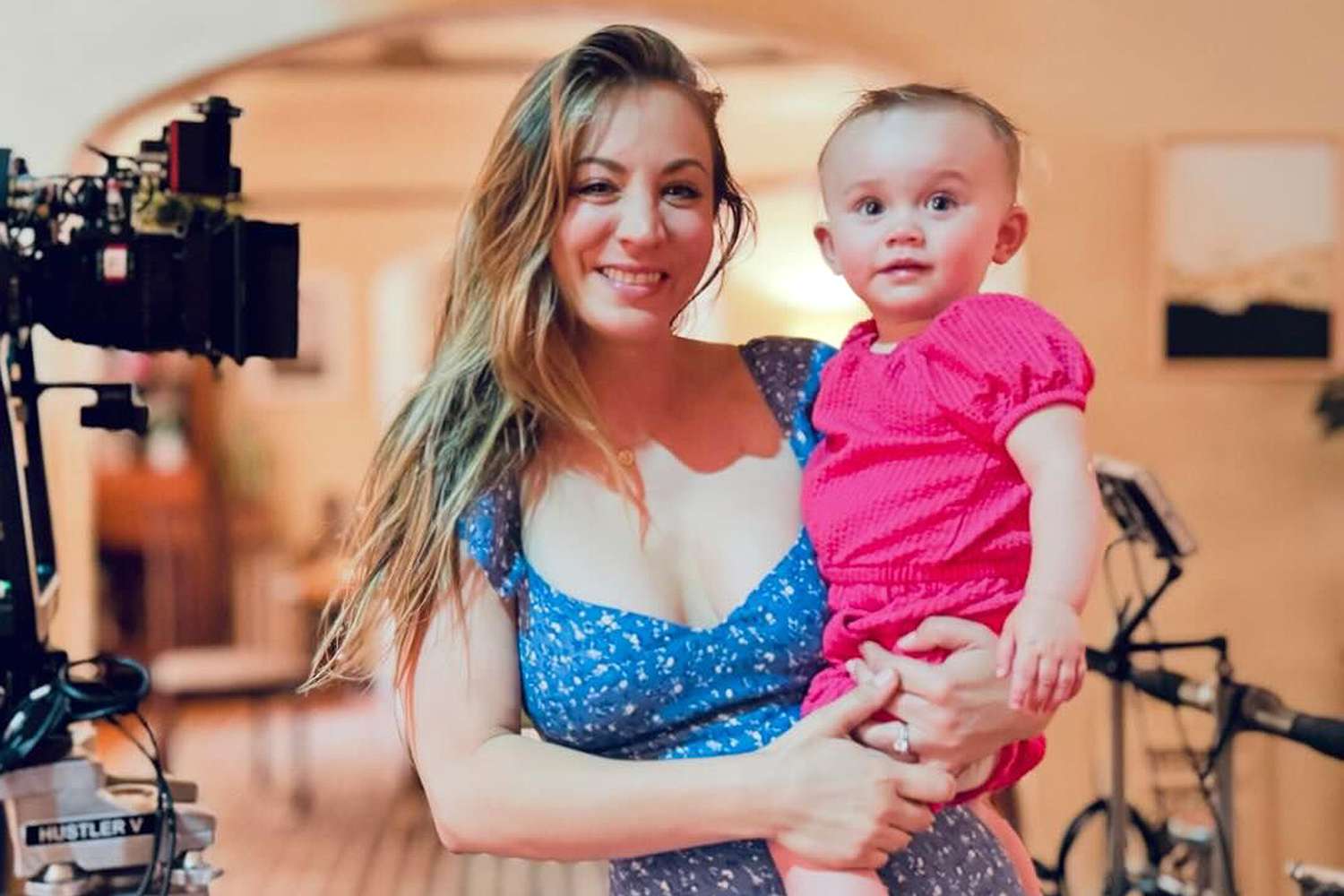 Kaley Cuoco and her daughter 