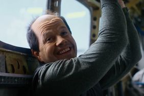 Flight Risk Trailer Starring Mark Wahlberg, Michelle Dockery, Topher Grace