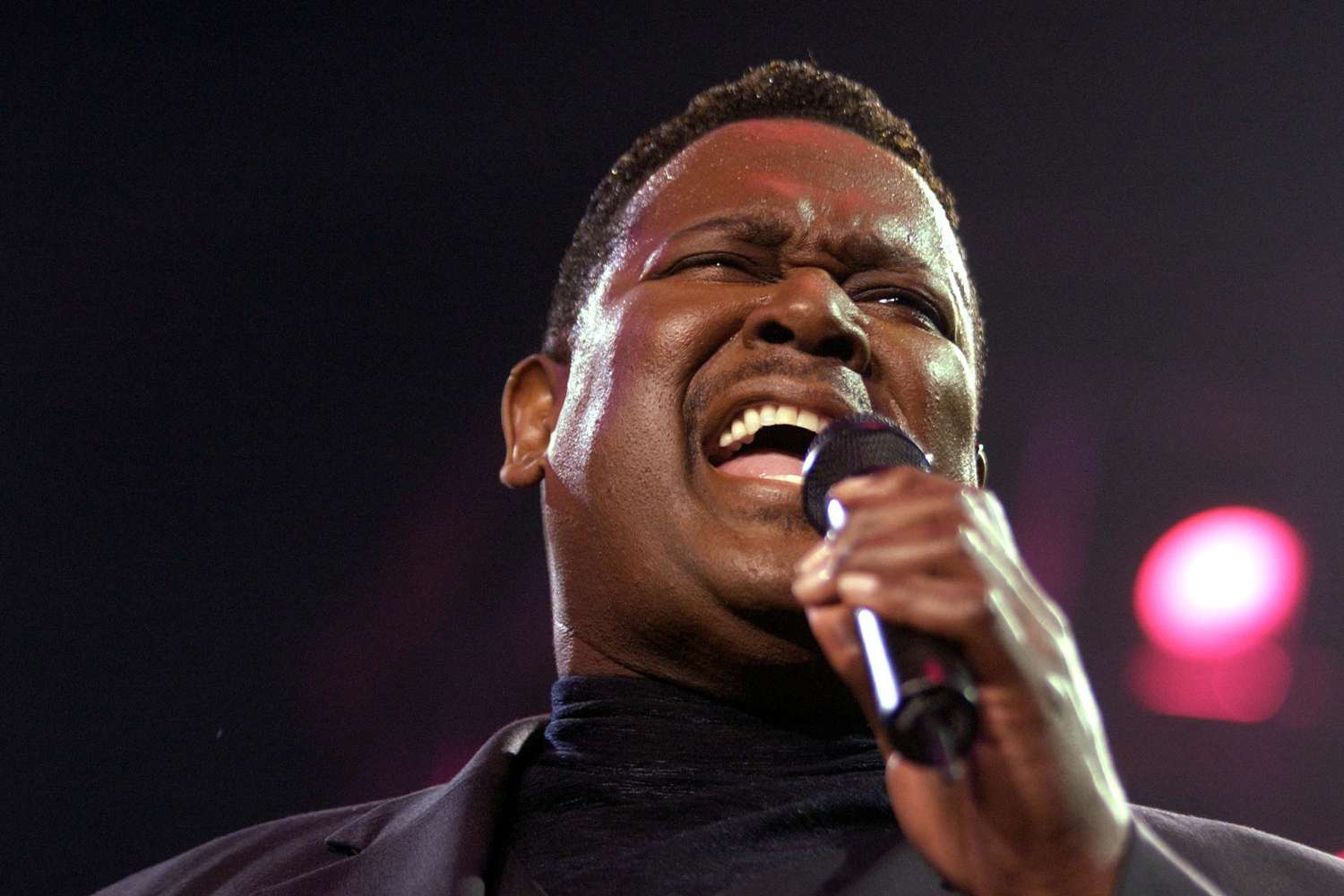 Singer Luther Vandross performs at the Mandalay Bay Resort September 20, 2002 in Las Vegas, Nevada. Vandross, 51, a five-time Grammy winner, suffered a stroke April 16 and is undergoing medical treatment according to a statement issued by his record label