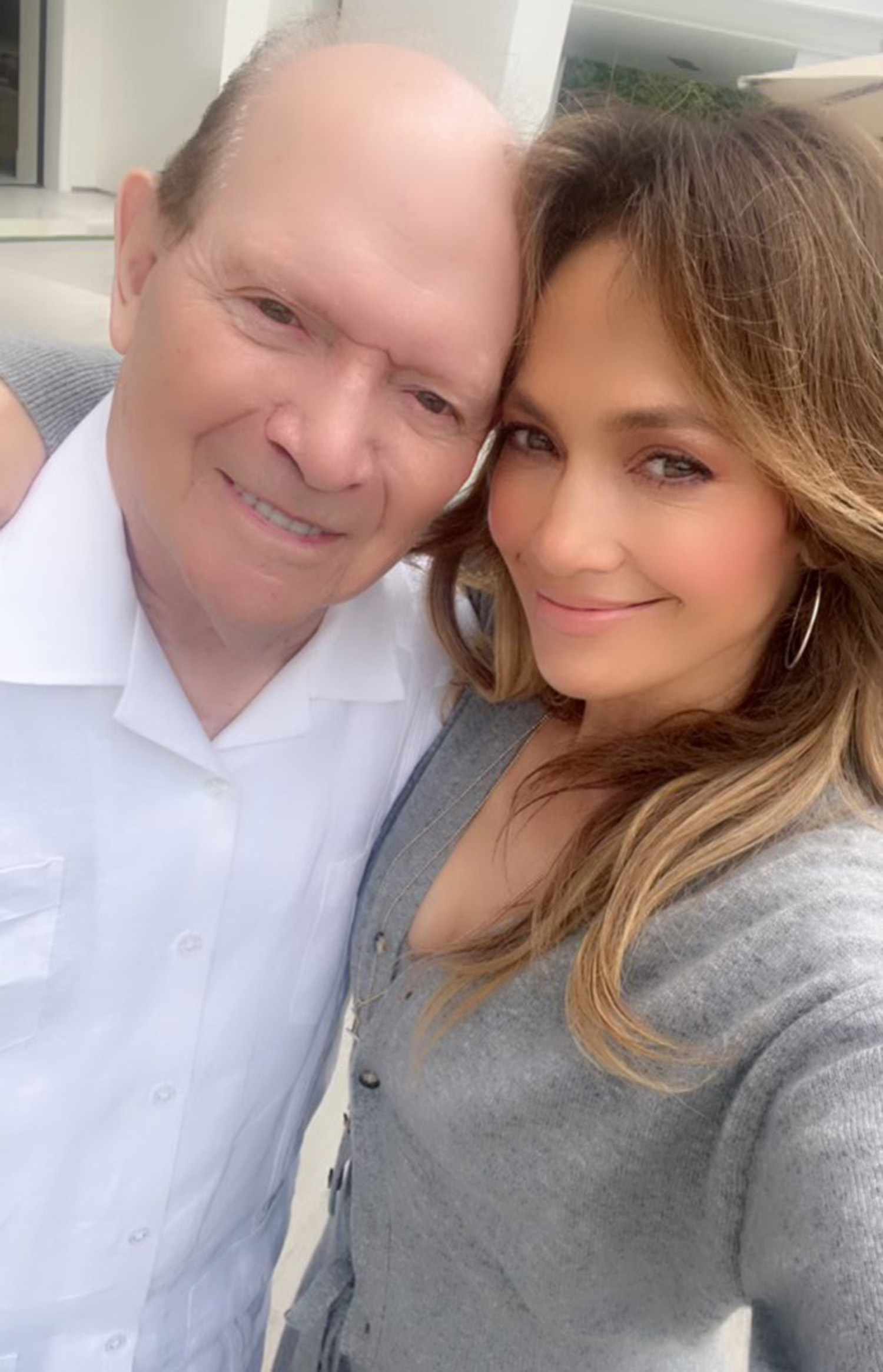 Jennifer Lopezâs Father is Her Biggest Fan as He Raves About Her Delola Cocktails: âI Love Youâ 