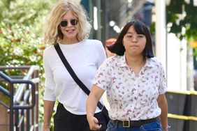 Meg Ryan and her 19-year-old daughter Daisy go on a shopping spree in Manhattan